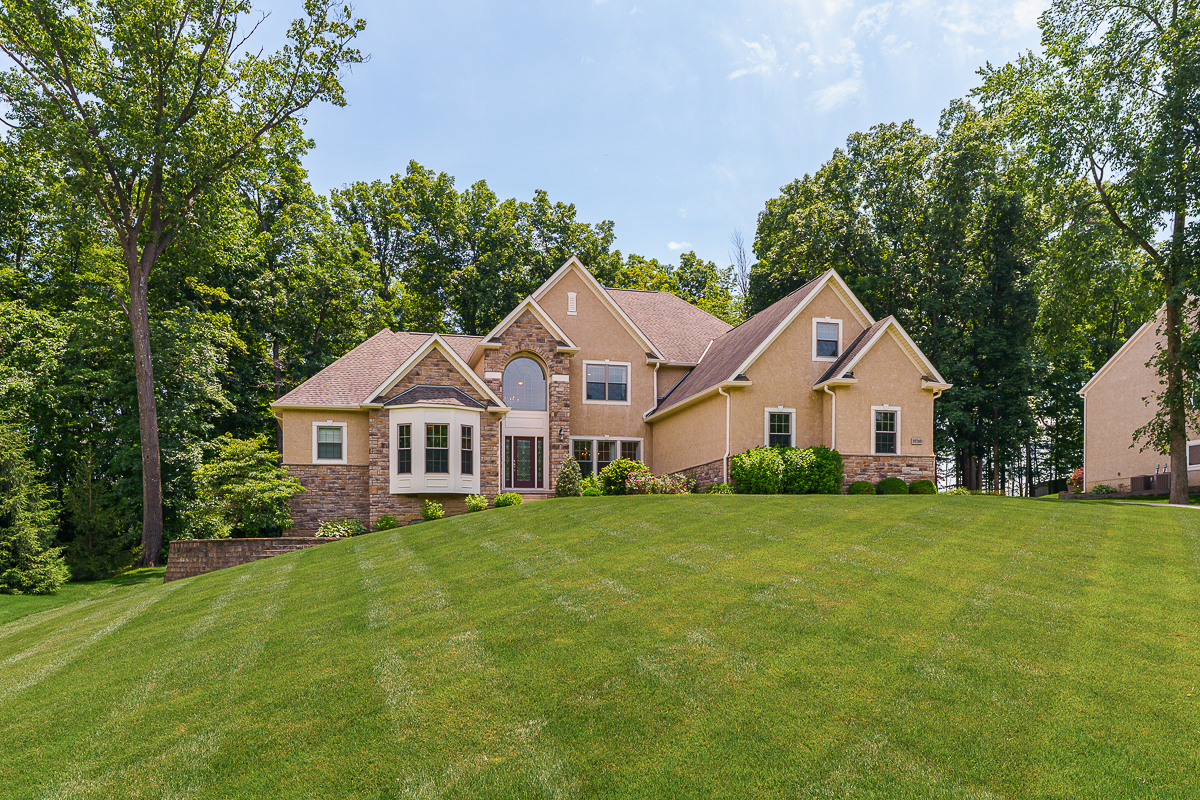10260 Carmel Dr-12