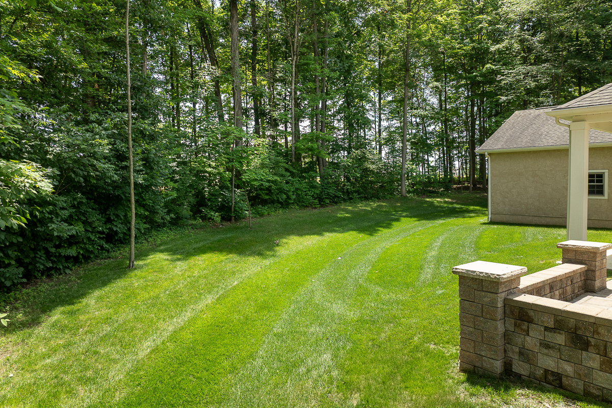 10260 Carmel Dr-17
