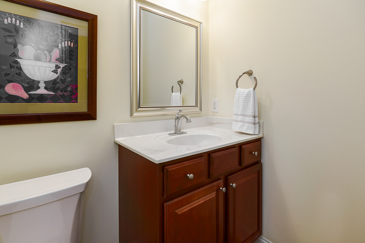 10260 Carmel Dr-40