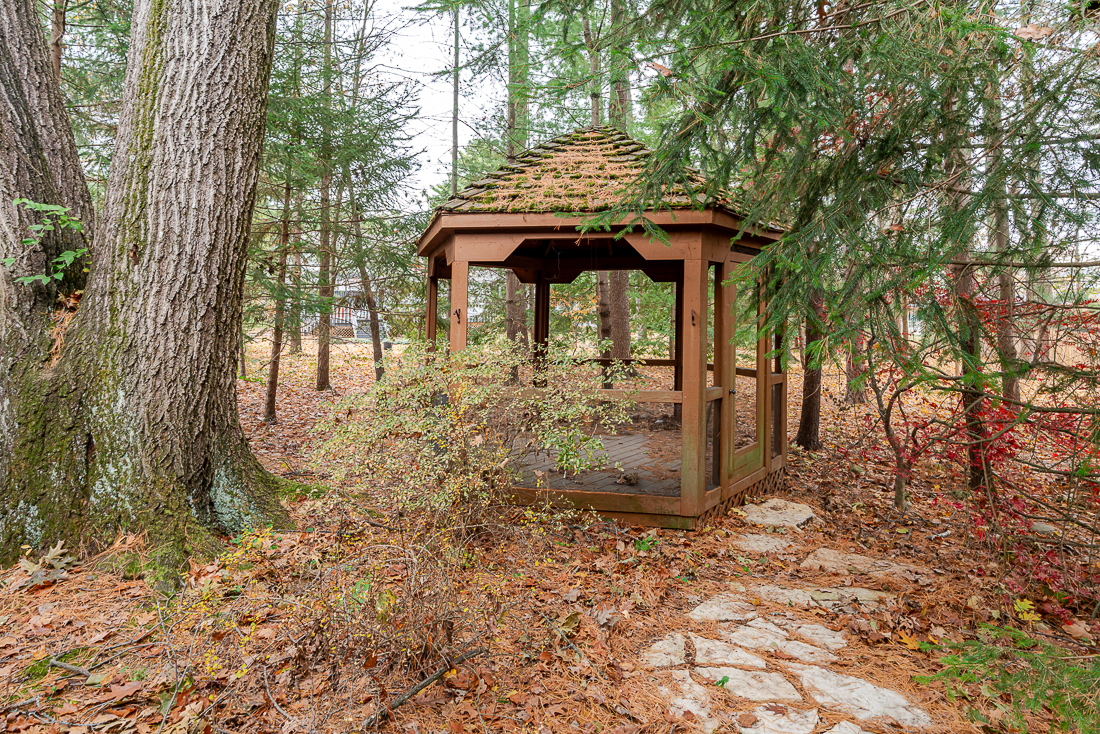 111 North Nob Hill-10