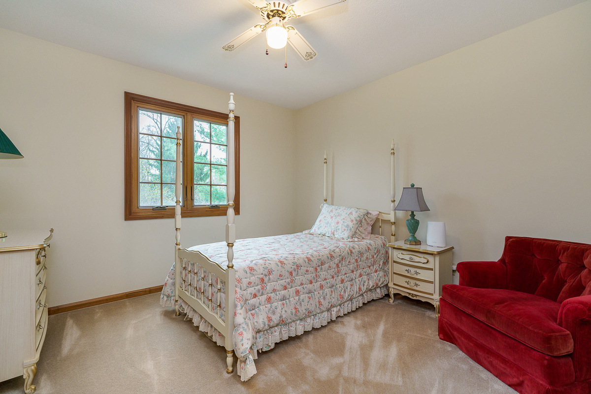 1178 Springtree Ln-48