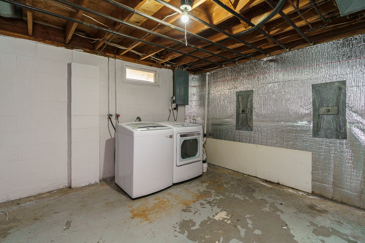 1217 Weybridge Rd-17