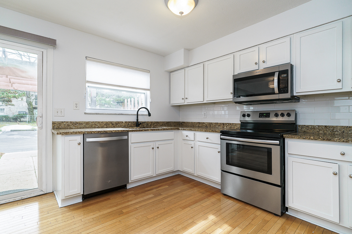 1217 Weybridge Rd-23