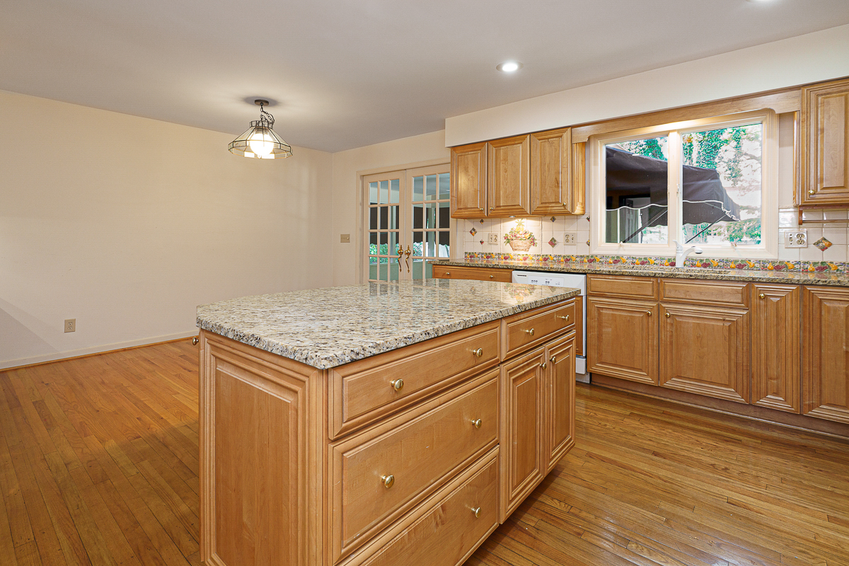 1270 Marlyn Dr-19