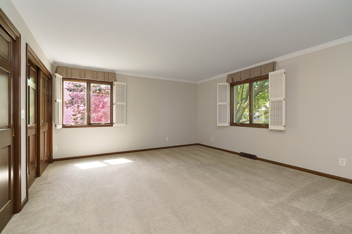 1270 Marlyn Dr-35