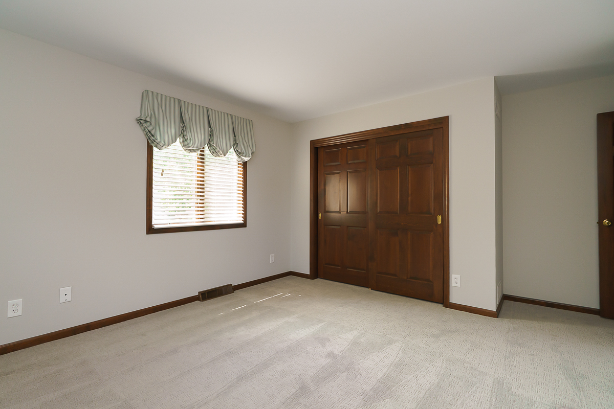 1270 Marlyn Dr-40