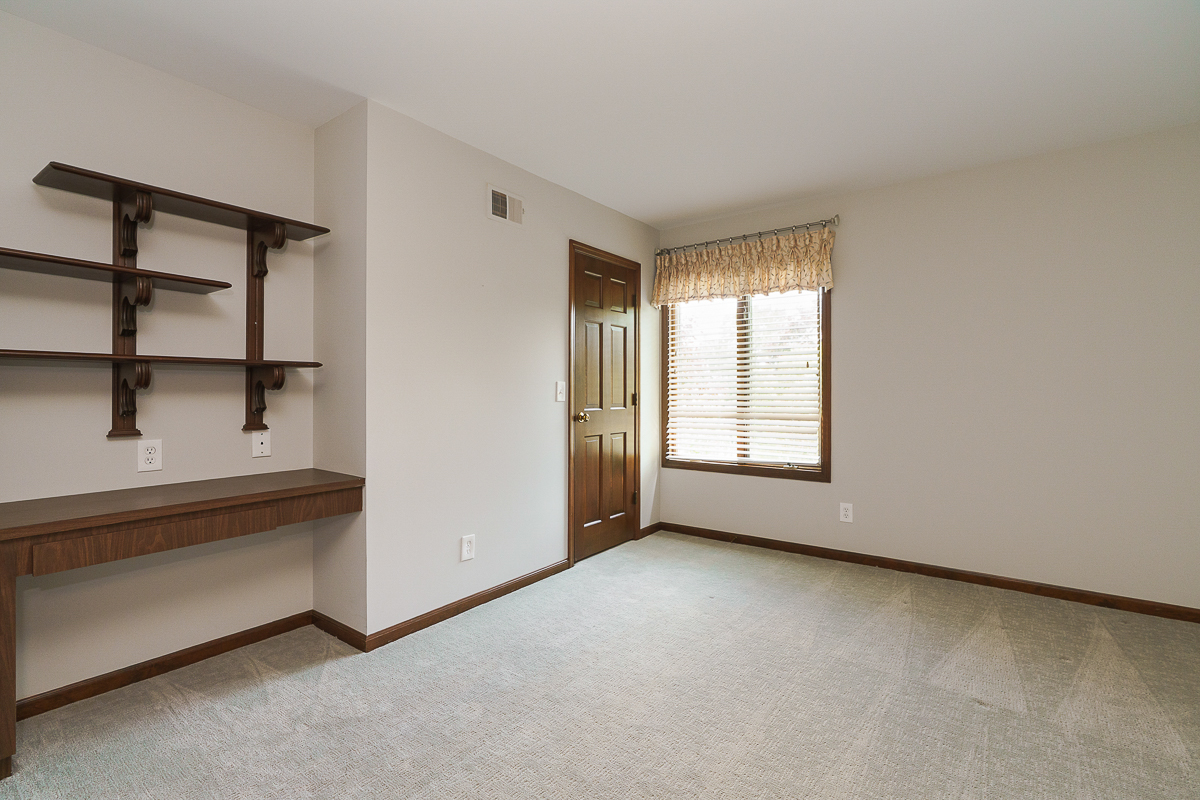 1270 Marlyn Dr-41
