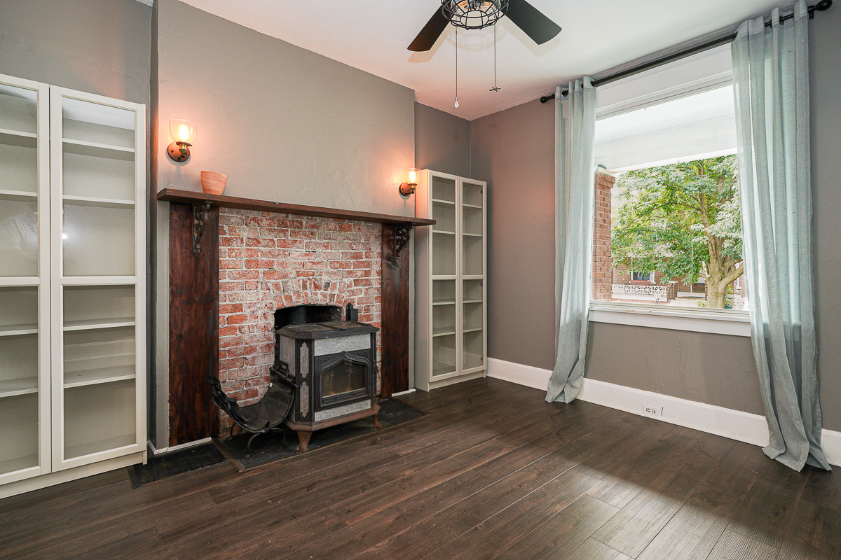 130 e Gates St-10