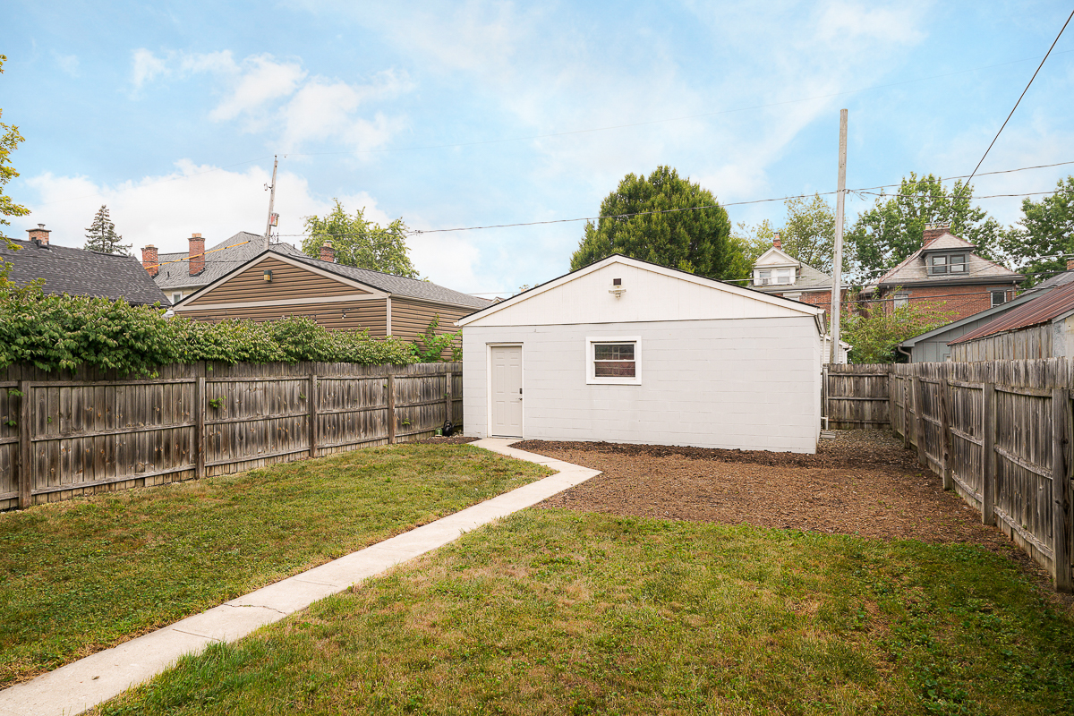 130 e Gates St-5