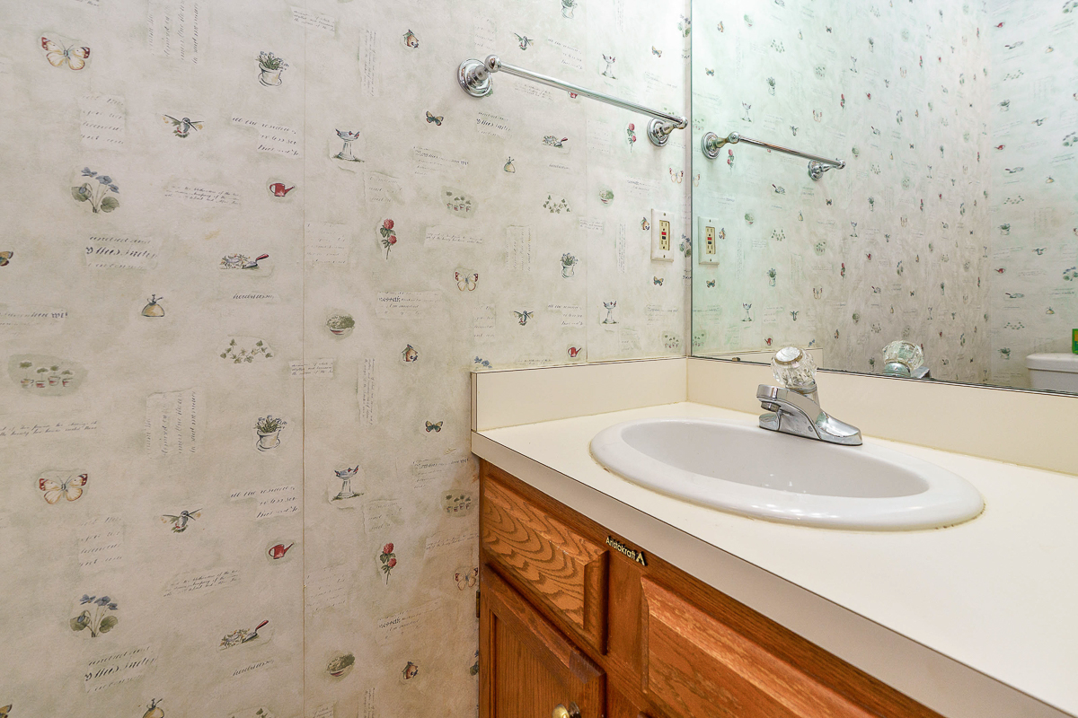 135 Juniper Ave-17
