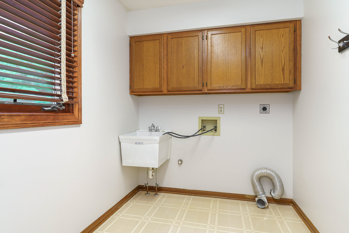 135 Juniper Ave-24