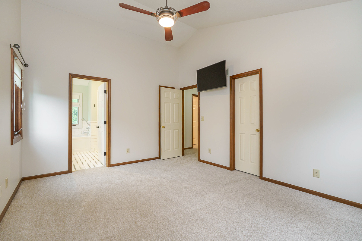135 Juniper Ave-36