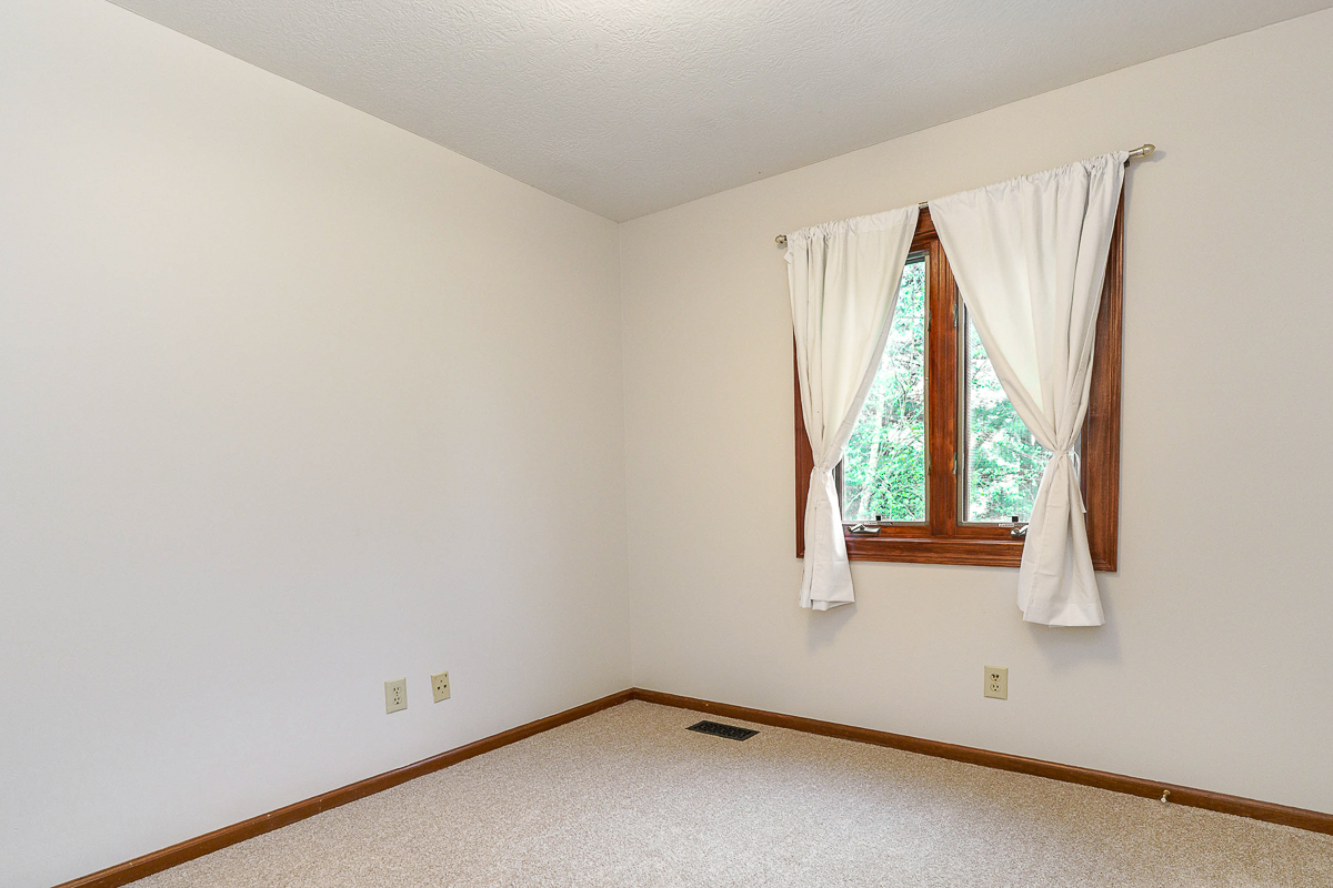 135 Juniper Ave-40
