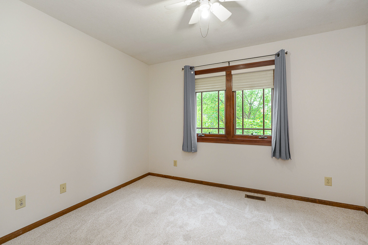135 Juniper Ave-43