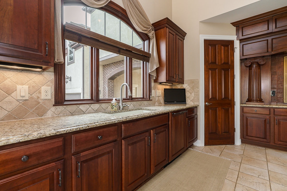 1403 Riverwood Ln-29