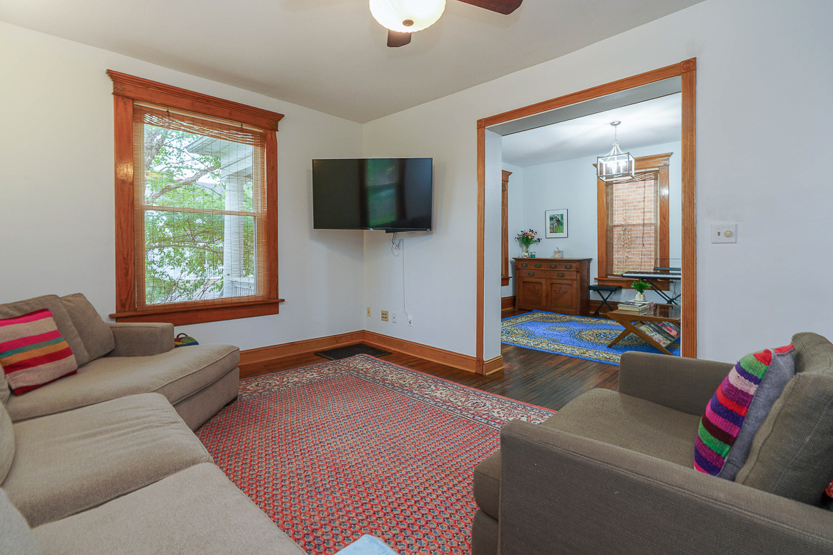 1471 Hamlet St-14