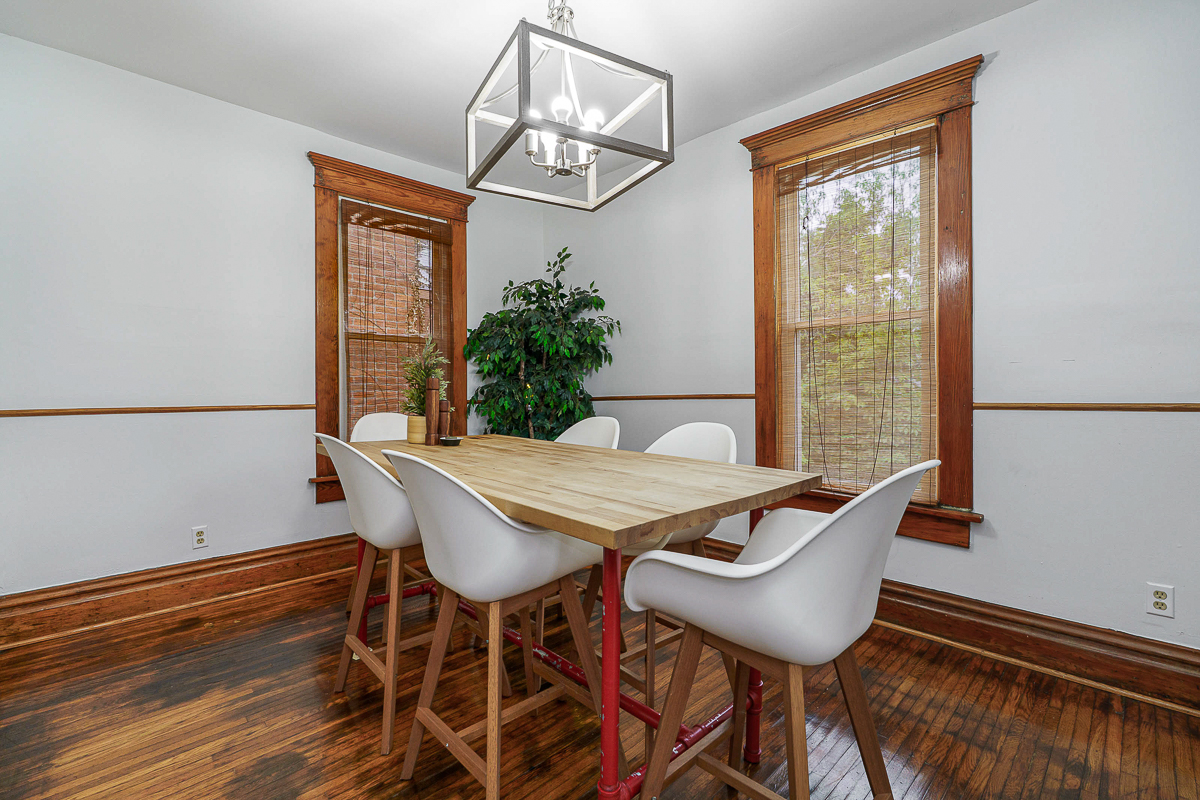 1471 Hamlet St-16
