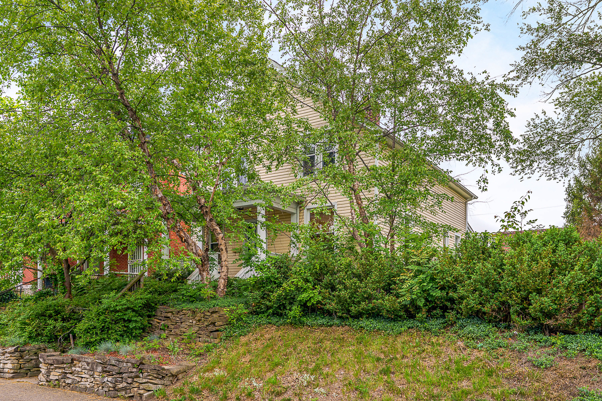 1471 Hamlet St-2