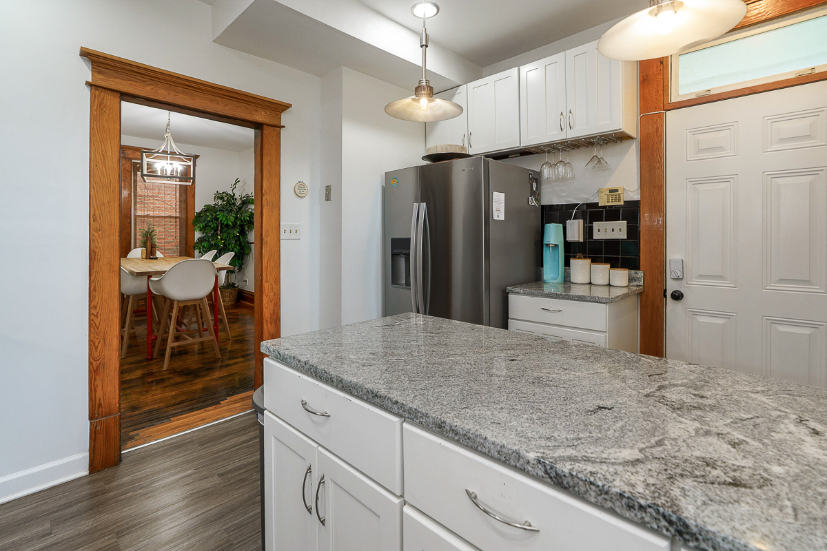 1471 Hamlet St-21