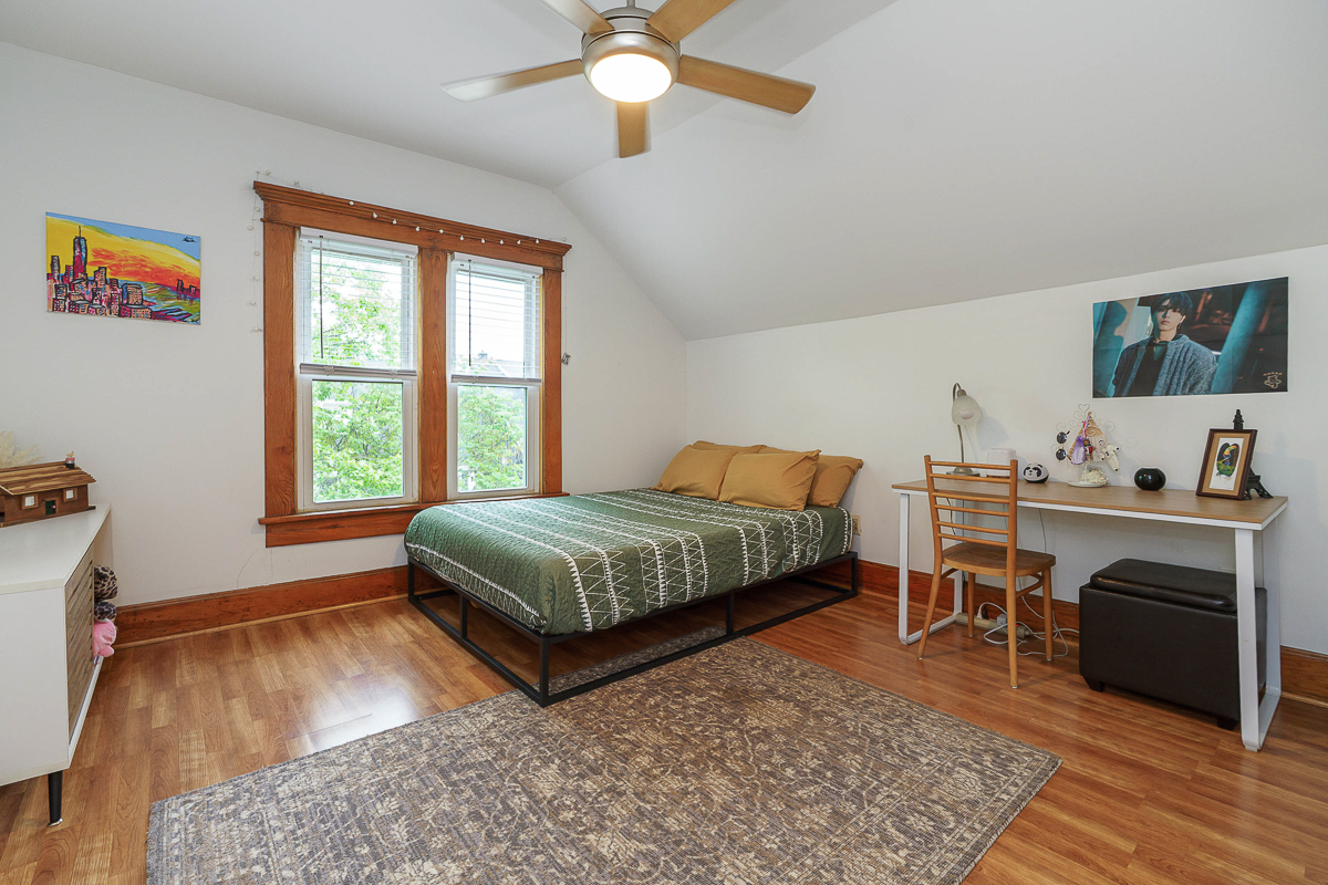 1471 Hamlet St-28