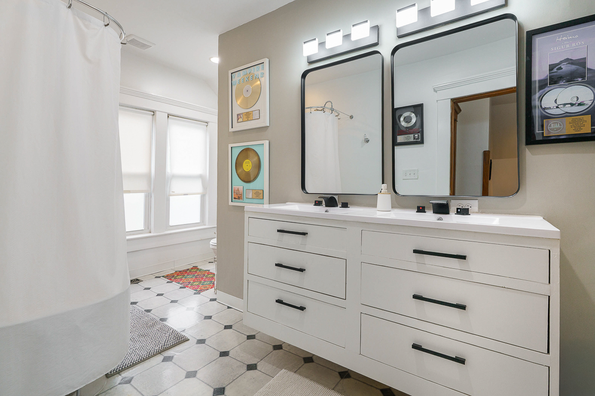 1471 Hamlet St-30