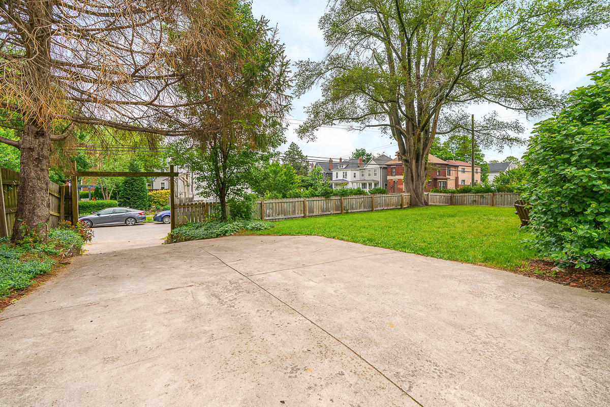 1471 Hamlet St-7