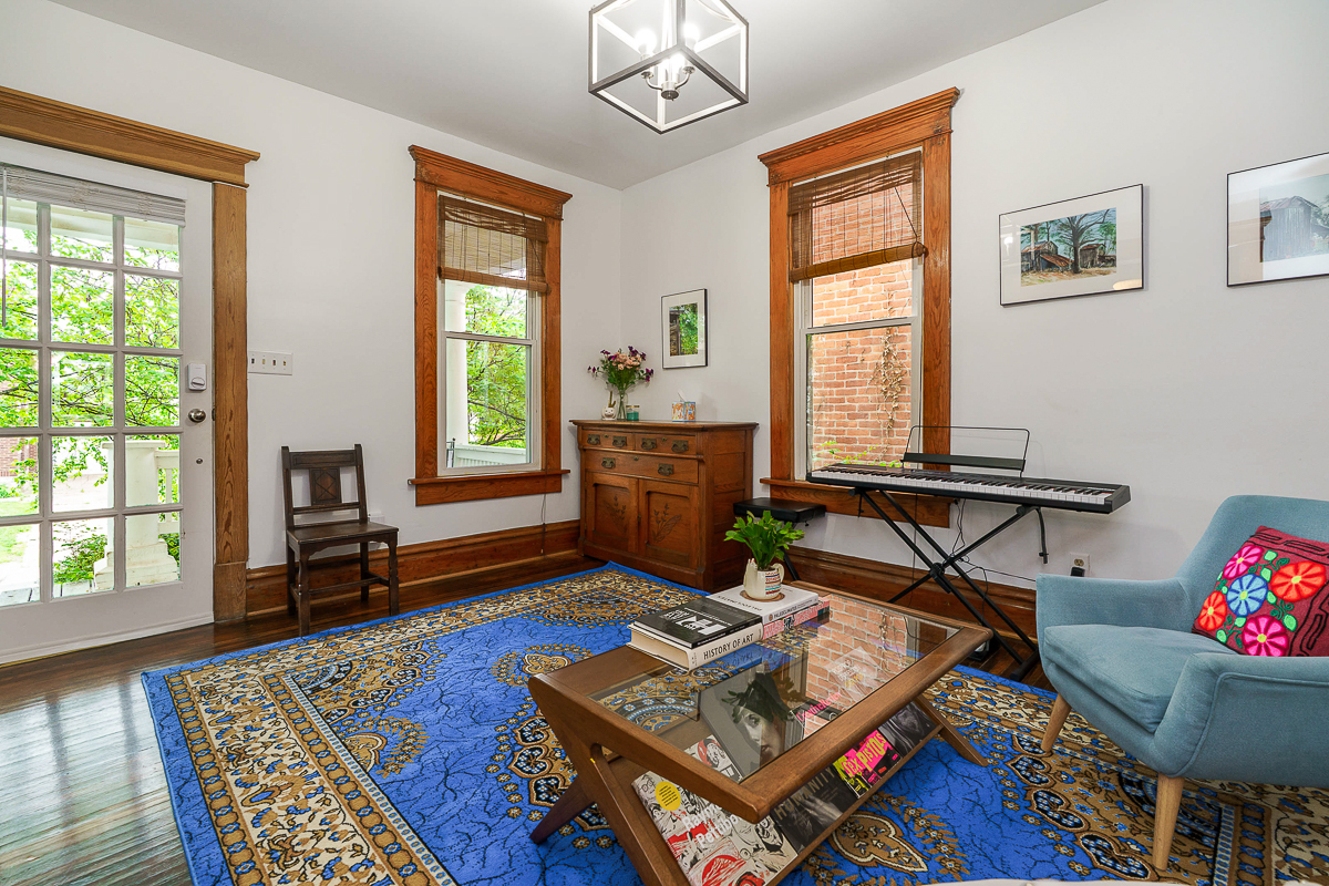 1471 Hamlet St-8