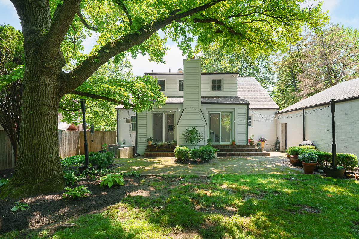 1660 Ridgeway Pl-14