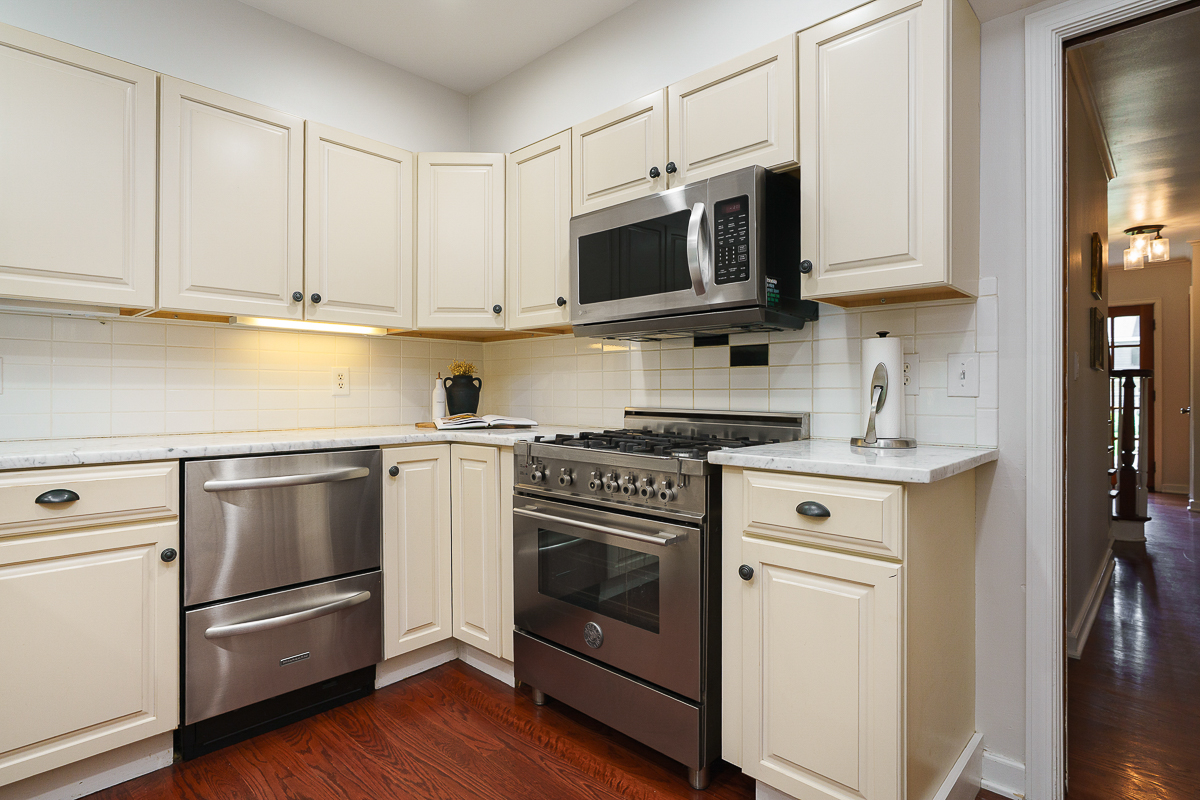 1660 Ridgeway Pl-31