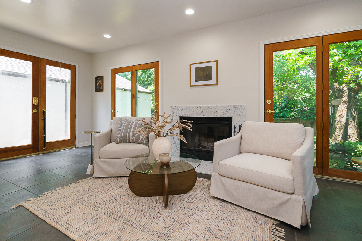 1660 Ridgeway Pl-36