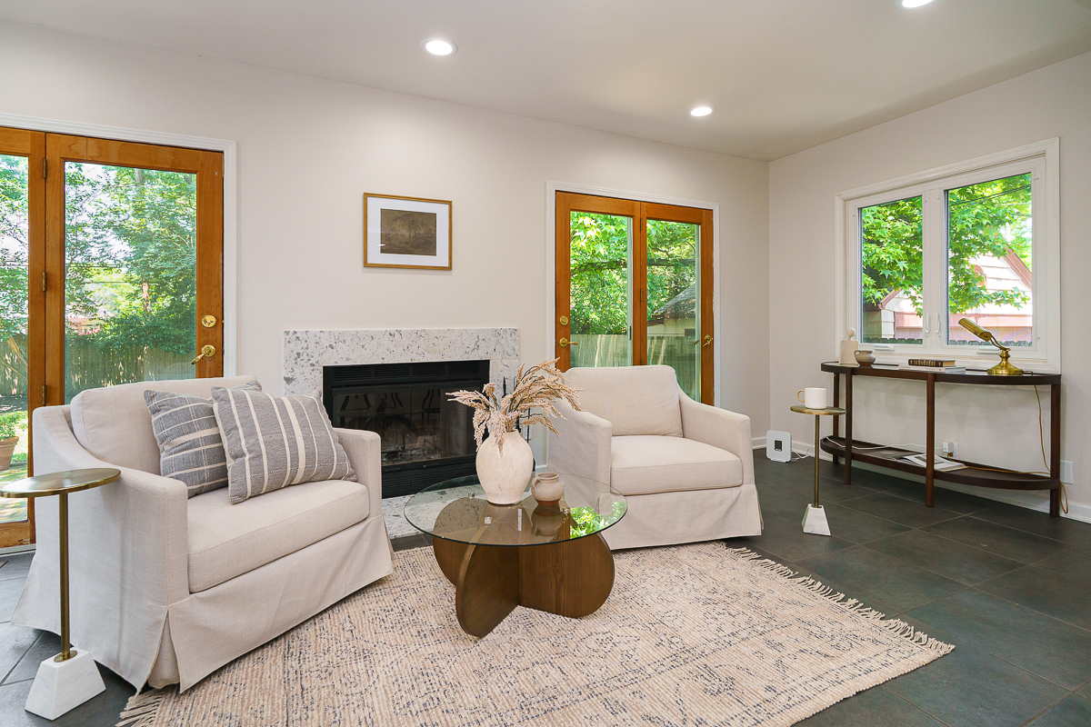 1660 Ridgeway Pl-38