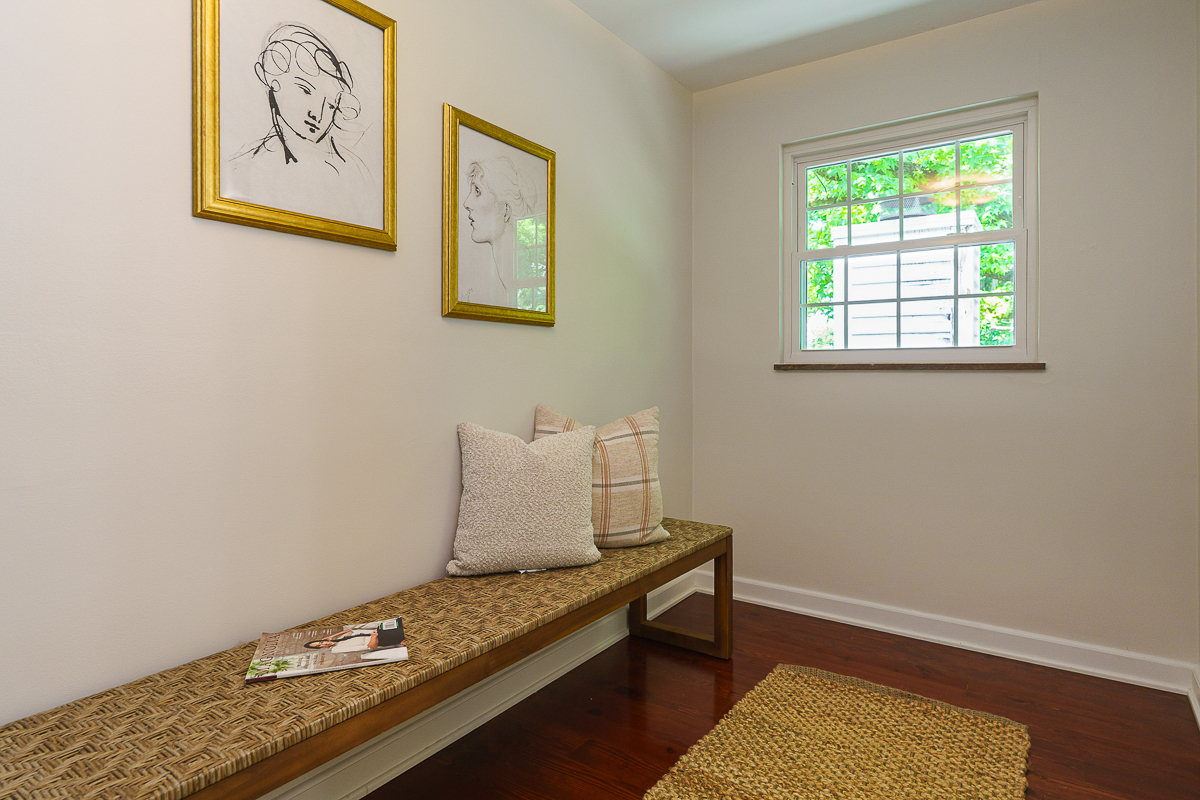 1660 Ridgeway Pl-49