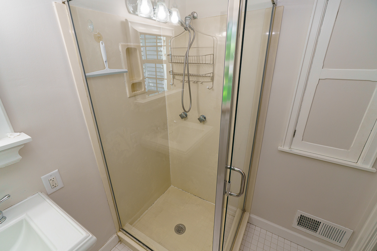 1660 Ridgeway Pl-51