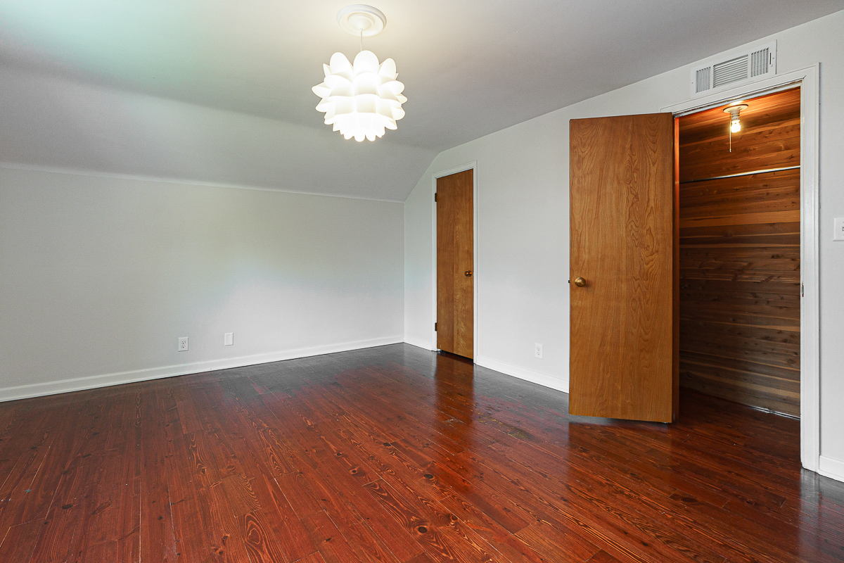 1660 Ridgeway Pl-53