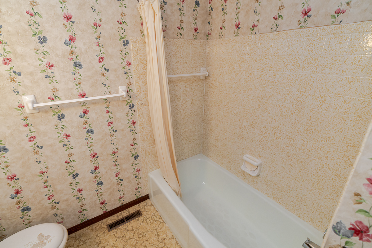 1685 Beckett Ave.-32