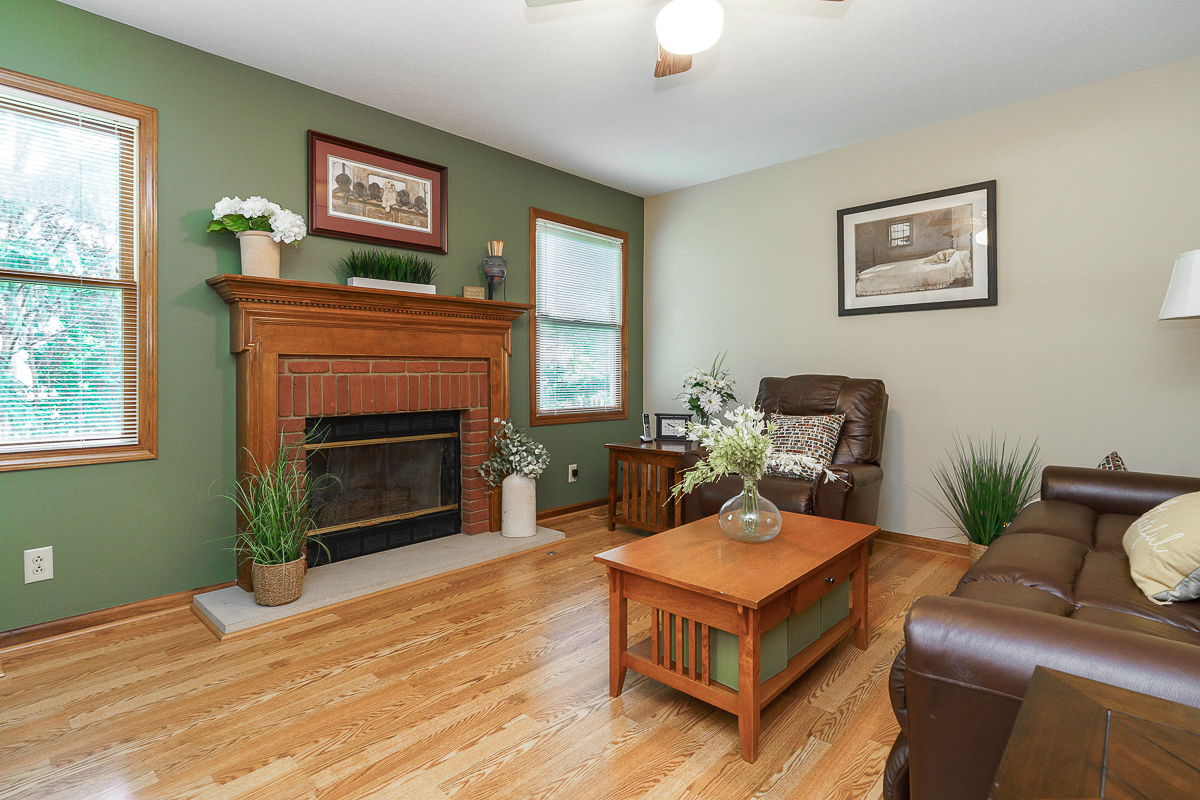 190 E Hocking St-12