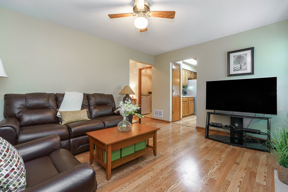 190 E Hocking St-15
