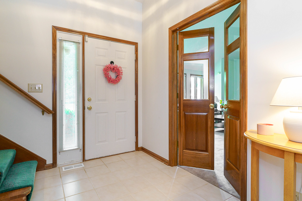 190 E Hocking St-28