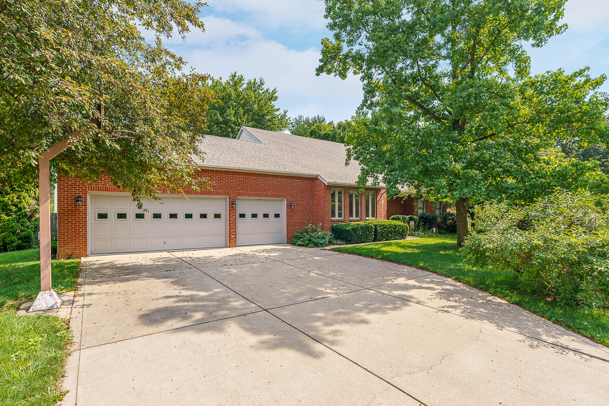 190 E Hocking St-3