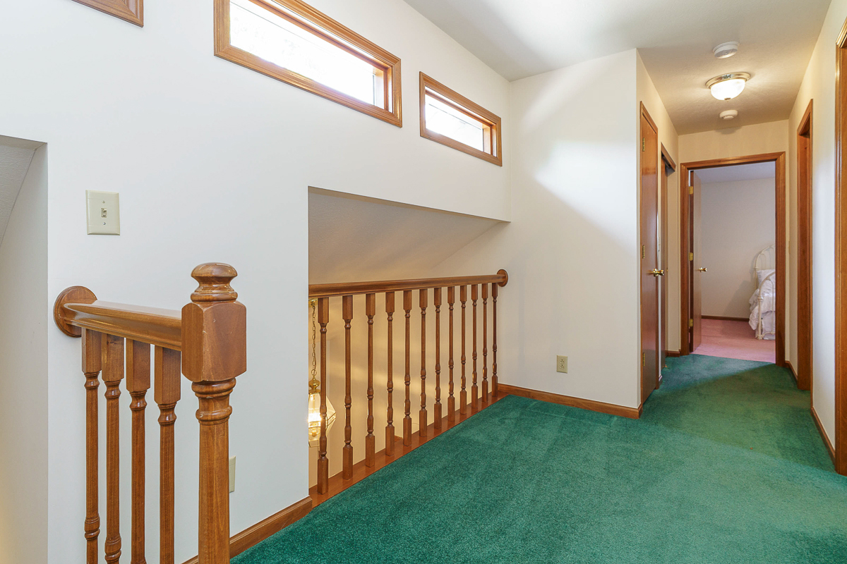 190 E Hocking St-30