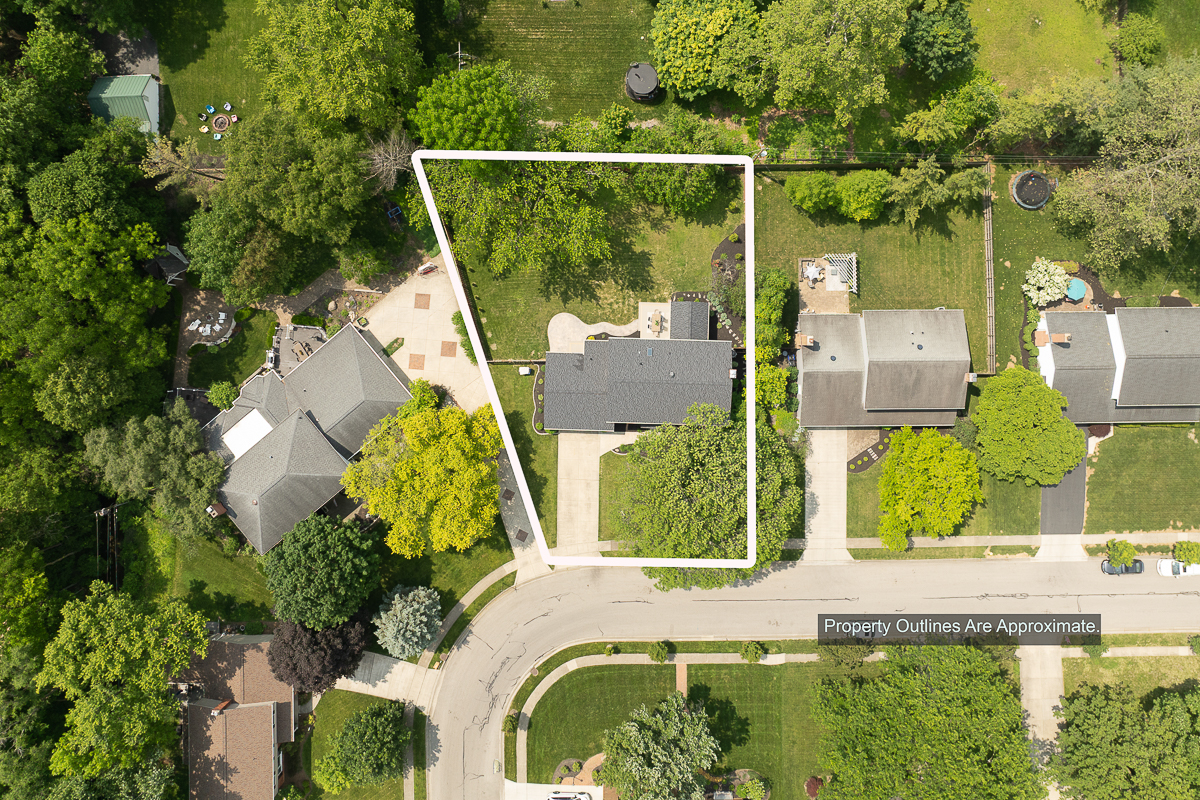 1935 Belgrave Dr-1