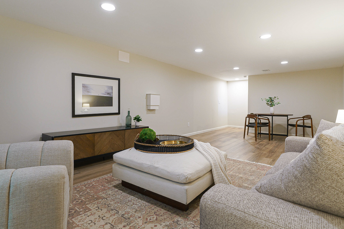 1935 Belgrave Dr-16