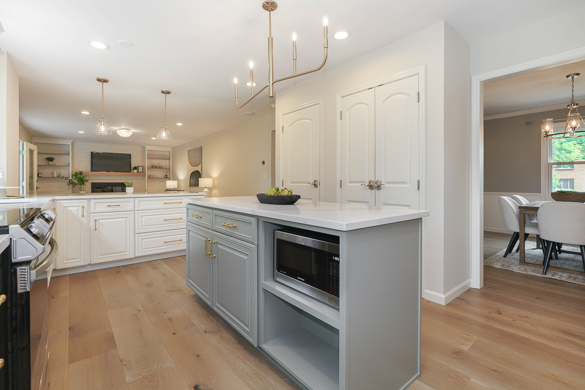 1935 Belgrave Dr-38