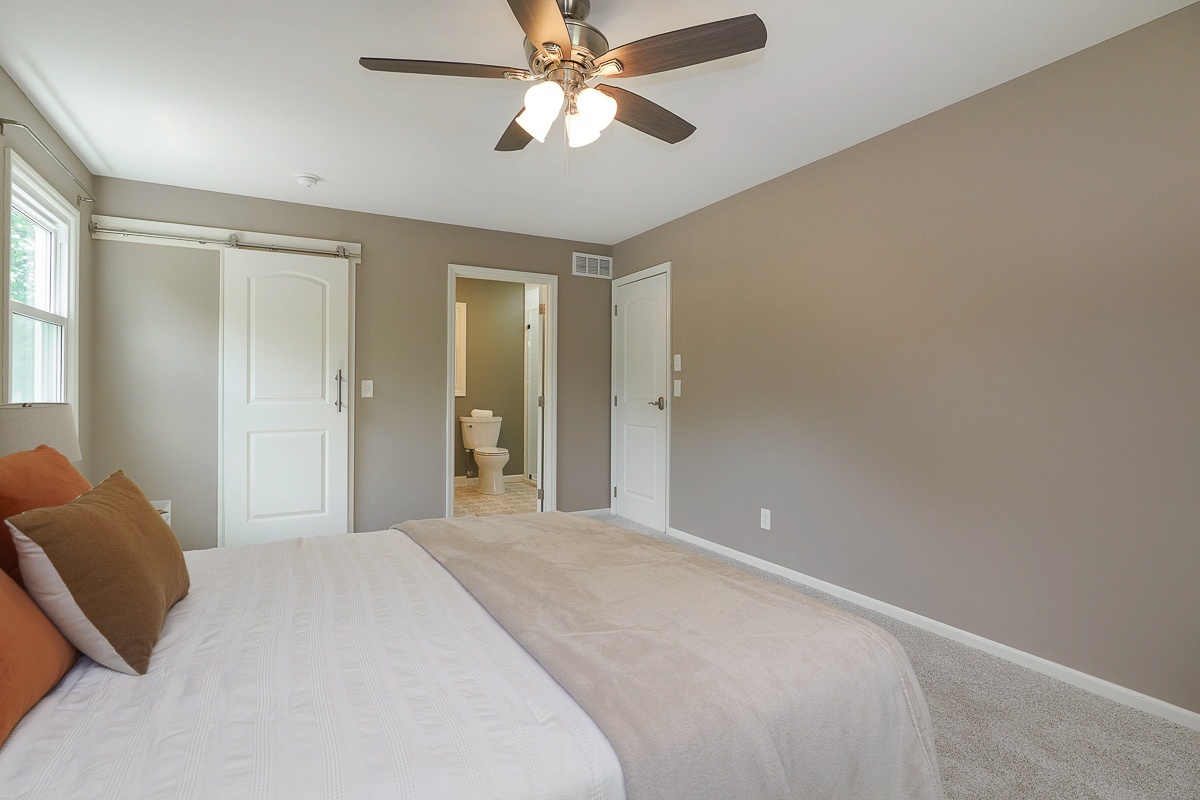 1935 Belgrave Dr-41