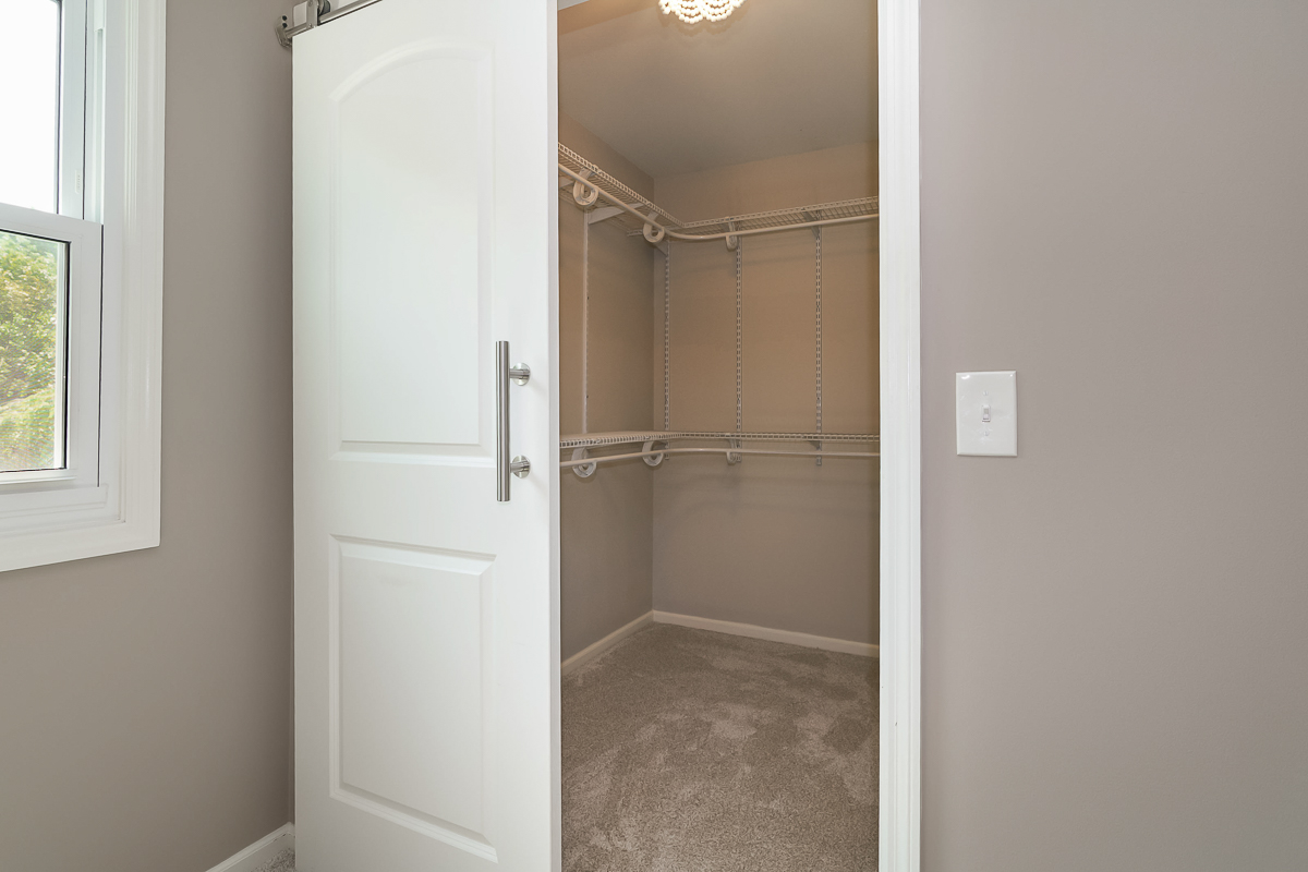 1935 Belgrave Dr-42