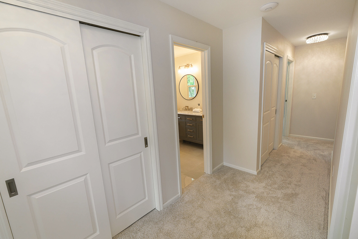 1935 Belgrave Dr-45