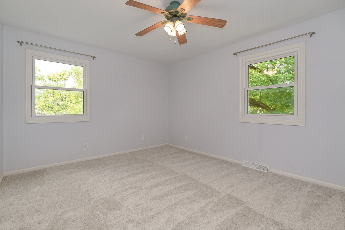 1935 Belgrave Dr-50