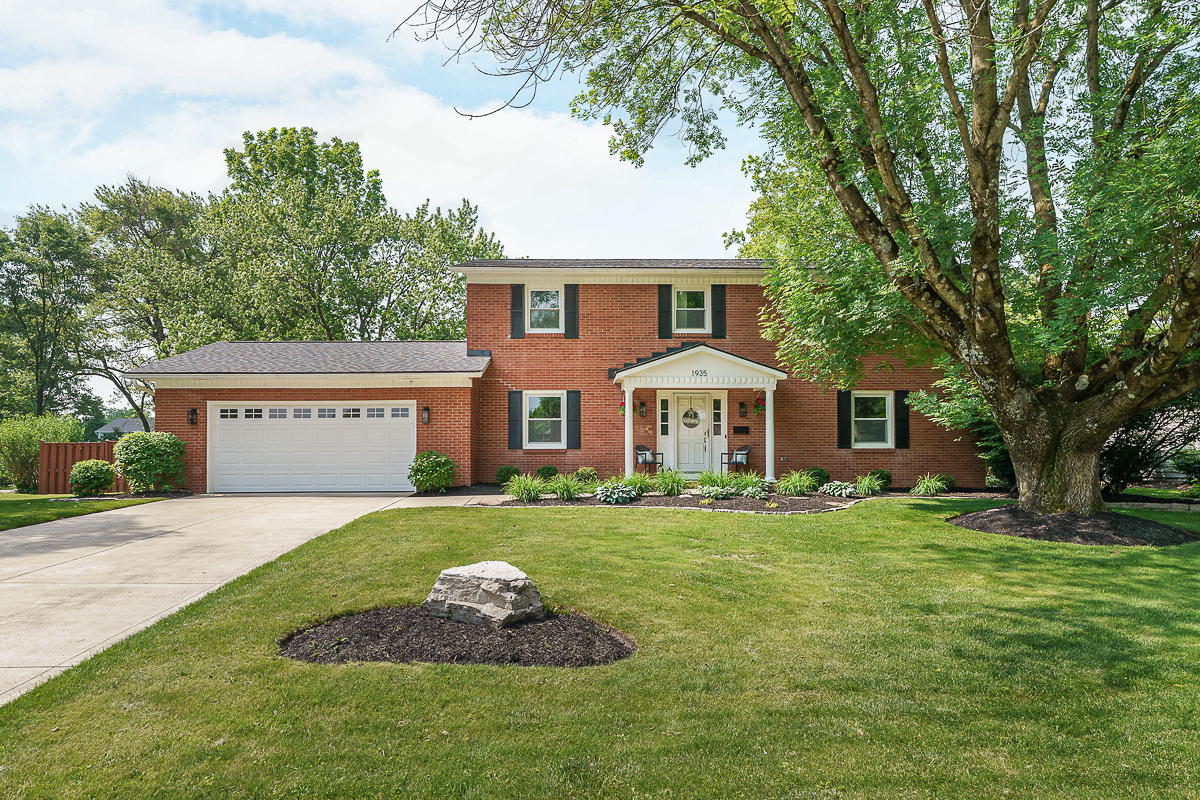1935 Belgrave Dr-6
