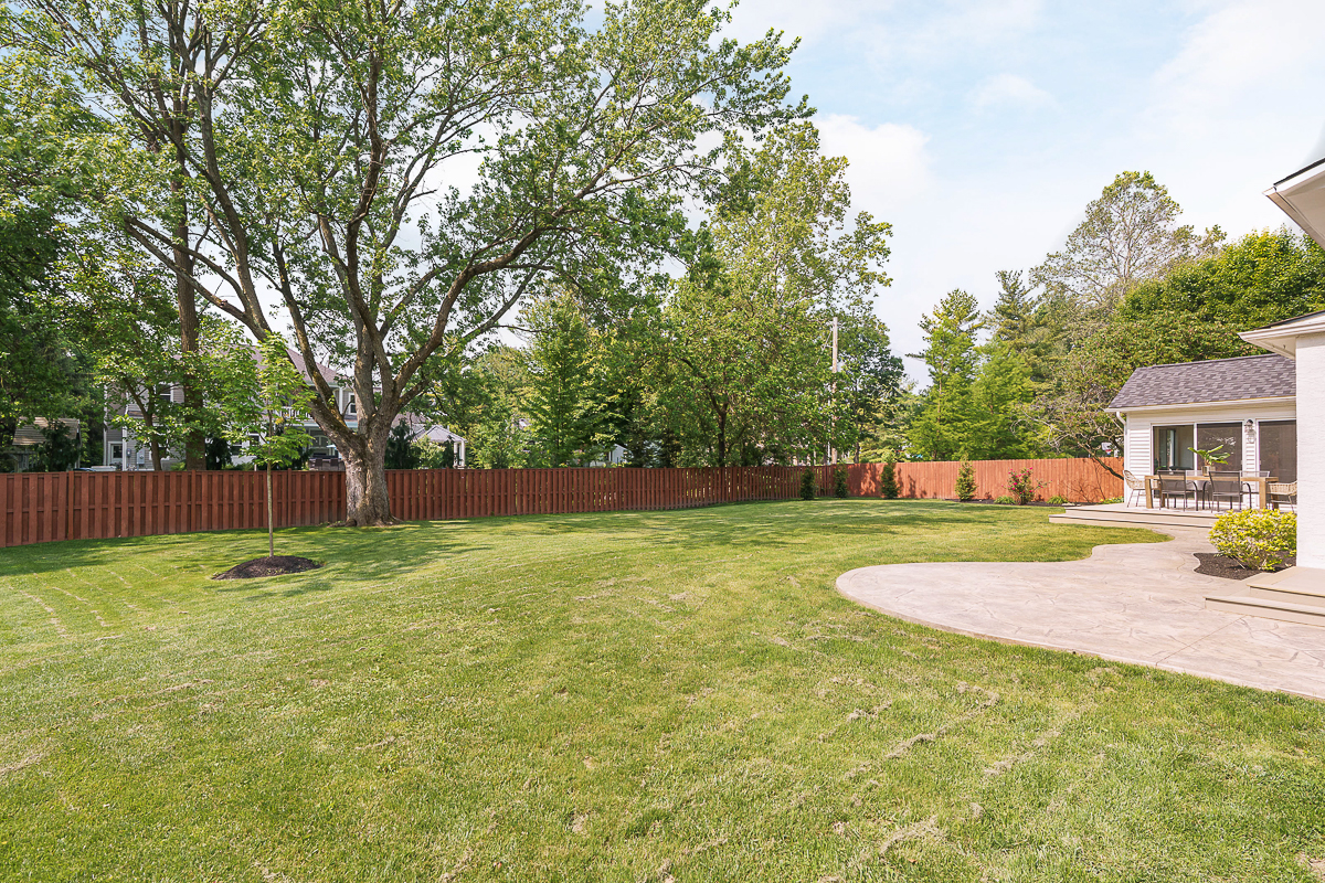 1935 Belgrave Dr-9