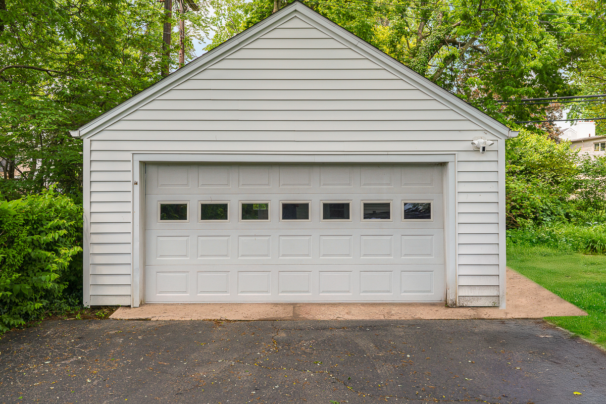 1946 W Lane Ave-10